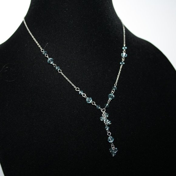 Beautiful silver and blue crystal necklace adjust